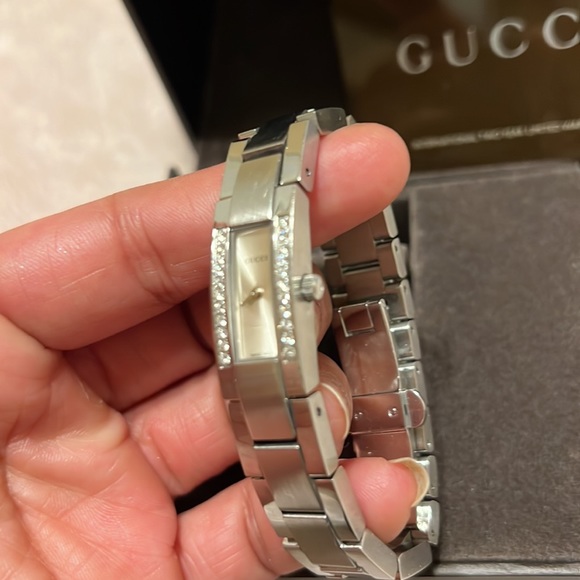 Gucci diamond watch - Picture 2 of 8
